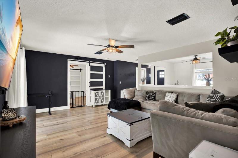 3 bedroom Single Family Residence at 4118 Ramona Drive, Weeki Wachee Woodlands, Spring Hill — photo 3