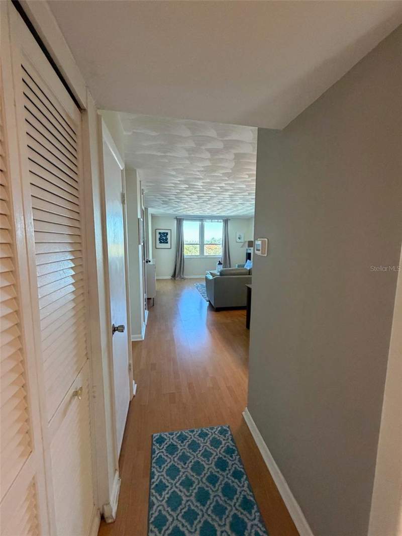1 bedroom Condominium at 2621 Cove Cay Drive #508, Cove Cay 26-21 Village II, Clearwater — photo 4