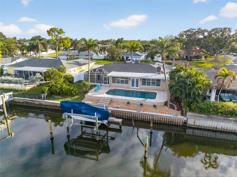 3 bedroom Single Family Residence at 1963 Tanglewood Drive, Tanglewood Isle Sub, St Petersburg — photo 4