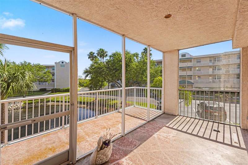 2 bedroom Condominium at 6205 Shoreline Drive #1106, The Shores Of Long Bayou III, St Petersburg — photo 4