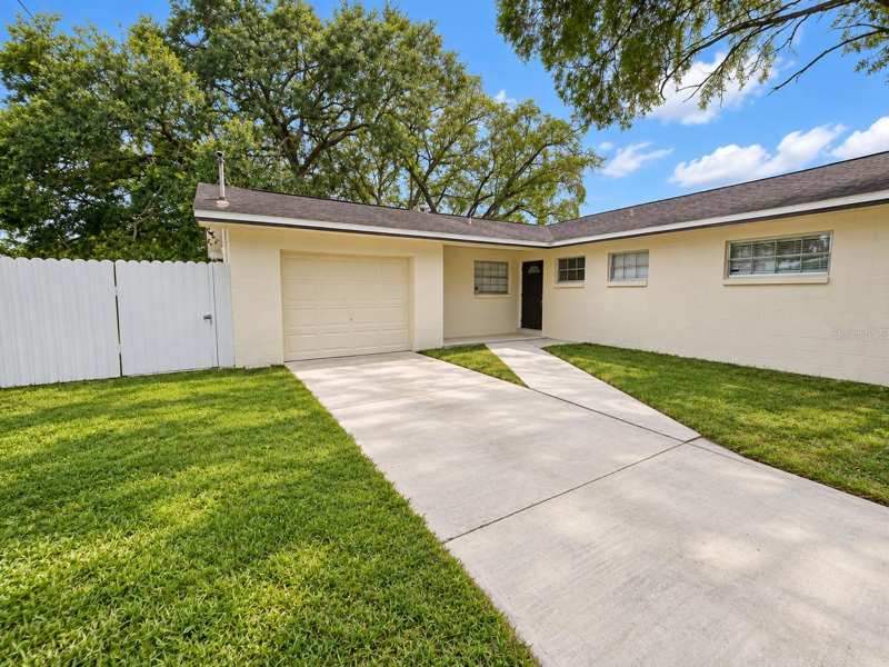4 bedroom Single Family Residence at 4437 Dolphin Drive, Del Rio Estates Unit 10, Tampa — photo 1
