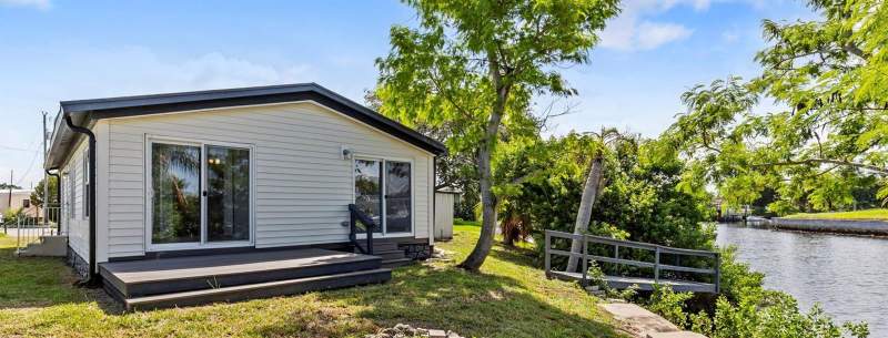3 bedroom Manufactured Home at 13147 Cabin Court, Signal Cove, Hudson — photo 2