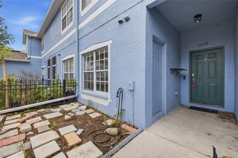 2 bedroom Townhouse at 11009 Winter Crest Drive, Rivercrest Twnhms West Phas, Riverview — photo 2