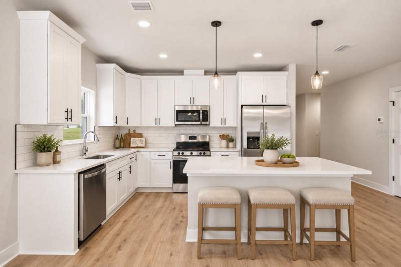 4 bedroom Single Family Residence at 13014 Downy Woodpecker Road, Royal Highlands Unit 8, Weeki Wachee — photo 3