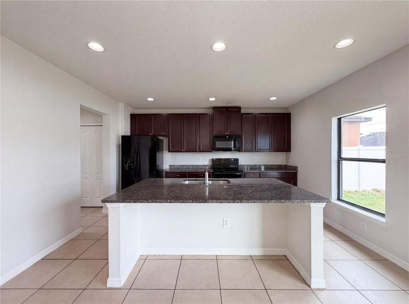 3 bedroom Single Family Residence at 14207 Alistar Manor Drive, Highland Estates Ph 2B, Wimauma — photo 2