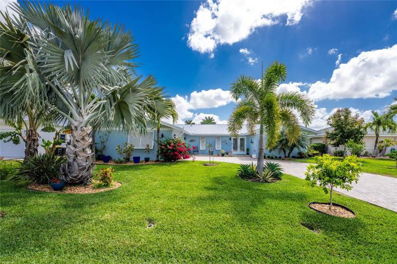 4 bedroom Single Family Residence at 80 Sabal Drive, Punta Gorda Isles Sec 04, Punta Gorda — photo 2