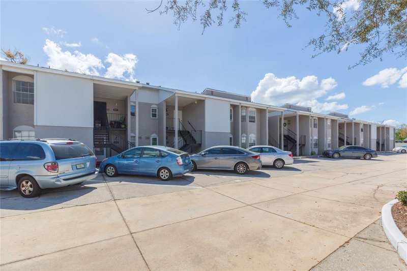 1 bedroom Condominium at 4513 S Oak Drive #Q62A, Fair Oaks South One A Condomin, Tampa — photo 1