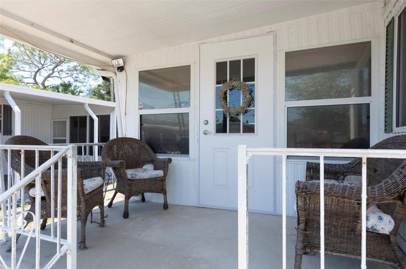 2 bedroom Mobile Home at 4368 72nd Way #111, Magnolia Manor Mobile Home Park Unrec, St Petersburg — photo 2