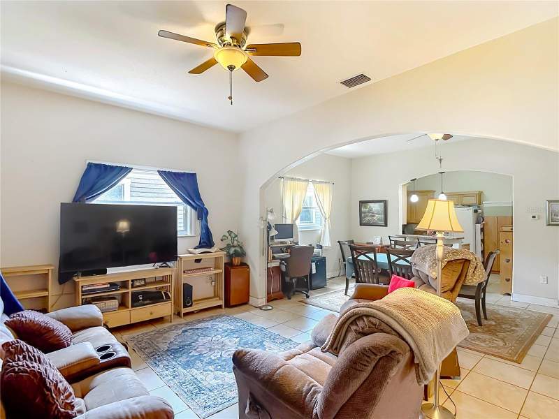 3 bedroom Single Family Residence at 2708 N Jefferson Street, Fairburn, Tampa — photo 4