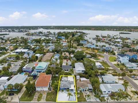 1207 1St Street, golf community for sale in Indian Rocks Beach