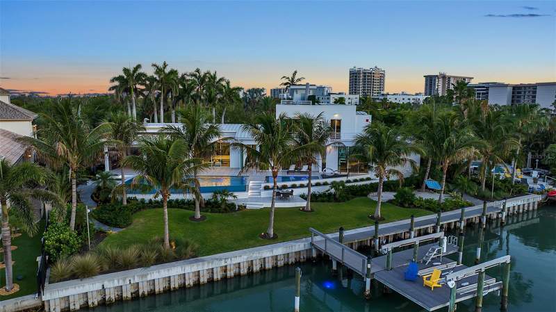 4 bedroom Single Family Residence at 445 McKinley Drive, Lido Beach Div B 3, Sarasota — photo 3