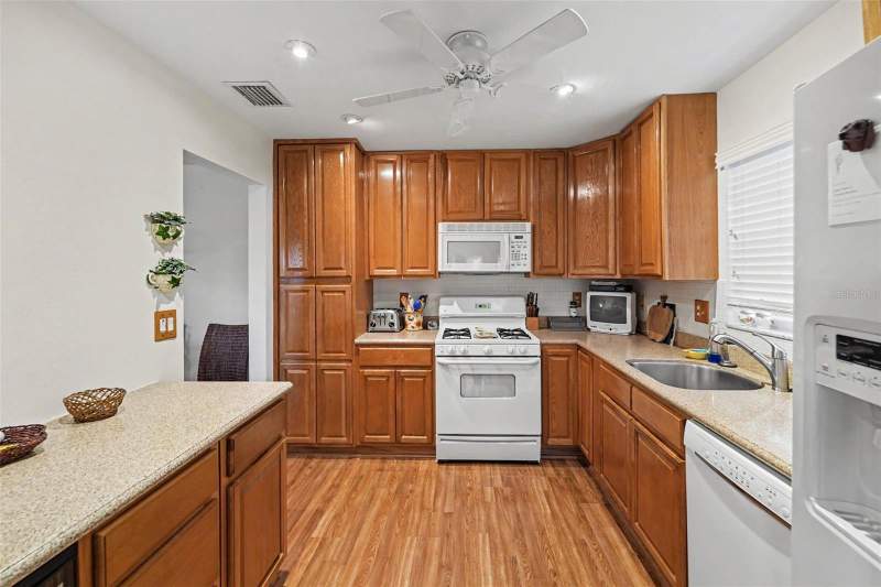 2 bedroom Condominium at 5970 80th St N #301, Terrace Park Of Five Towns, St Petersburg — photo 2