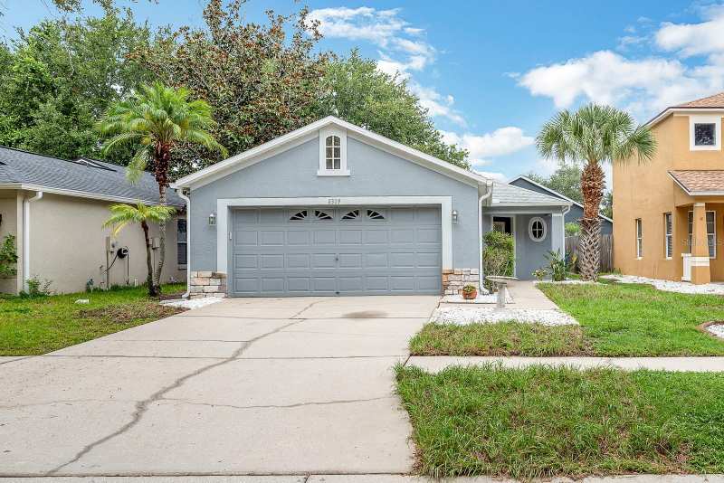 3 bedroom Single Family Residence at 8309 Quarter Horse Drive, Parkway Center Single Family P, Riverview — photo 1