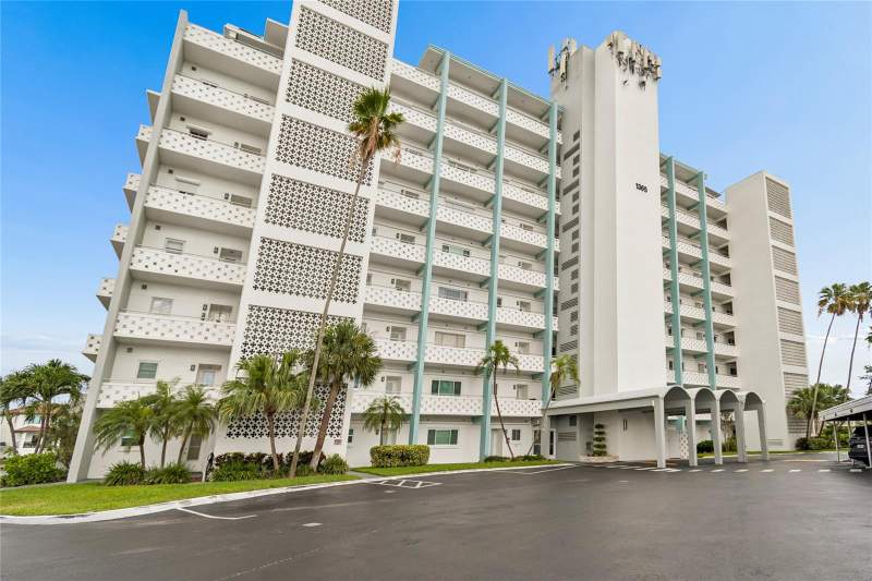 2 bedroom Condominium at 1365 N Snell Isle Boulevard #2E, Brightwaters Tower Of Snell Isle, St Petersburg — photo 2