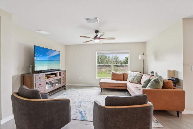 4 bedroom Single Family Residence at 1804 Tahitian Sunrise Drive, North Park Isle Ph 2B & 3A, Plant City — photo 5