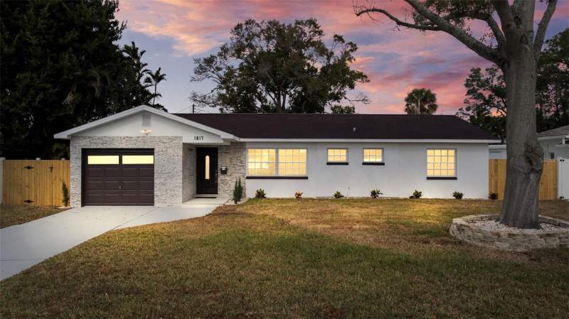 3 bedroom Single Family Residence at 1817 OREGON AVENUE, SHORE ACRES EDGEWATER SEC BLKS 7 8 9 10 11 12 & 16, ST PETERSBURG — photo 2