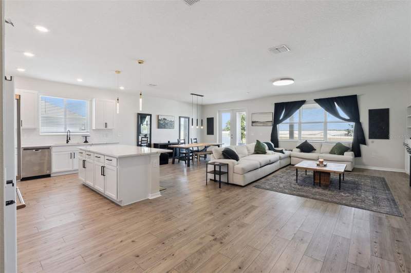 4 bedroom Single Family Residence at 2429 Begonia Street, The Gardens At Lake Jackson Ridge Phase 6, Mascotte — photo 3
