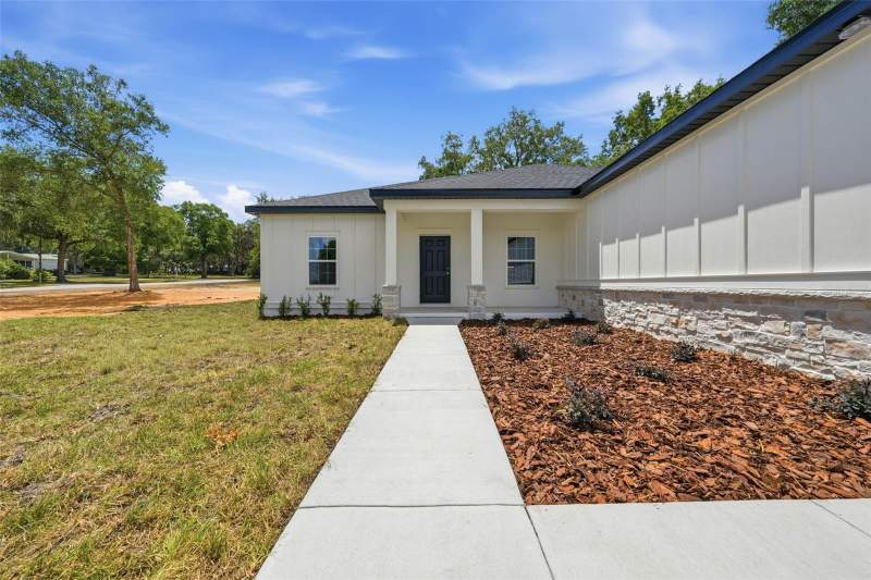 4 bedroom Single Family Residence at 13404 New York Avenue, Astatula Monroe Park, Astatula — photo 3