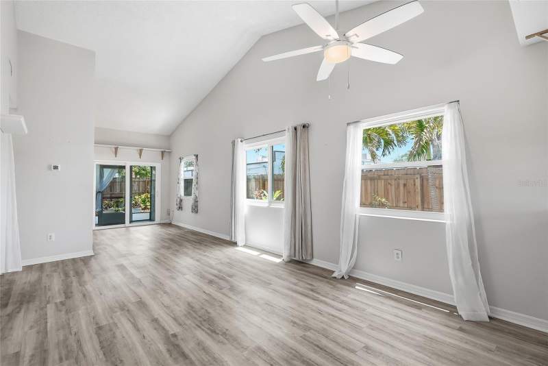 2 bedroom Condominium at 366 47th Avenue #5, Northeast Villas Condo, St Petersburg — photo 5