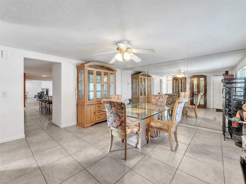6 bedroom Single Family Residence at 3509 King George Lane, Kingsway Downs Unit Three, Seffner — photo 3