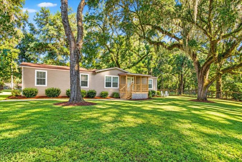 3 bedroom Manufactured Home at 14420 SW Tustenuggee Avenue, Tustenuggee Acres Un 1, Fort White — photo 2