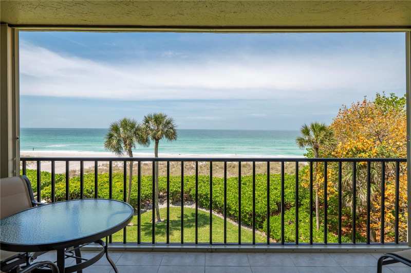 3 bedroom Condominium at 2675 Gulf Of Mexico Drive #204, Veinte, Longboat Key — photo 1