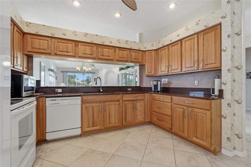 3 bedroom Single Family Residence at 1063 Dartford Drive, Crescent Oaks Country Club Ph 1, Tarpon Springs — photo 5