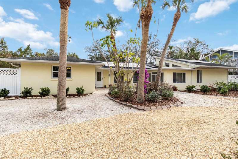 3 bedroom Single Family Residence at 5107 Saint Albans Avenue, Siesta Beach, Sarasota — photo 1