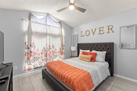 8060 Santee Drive, Kissimmee FL - photo 6 of 66