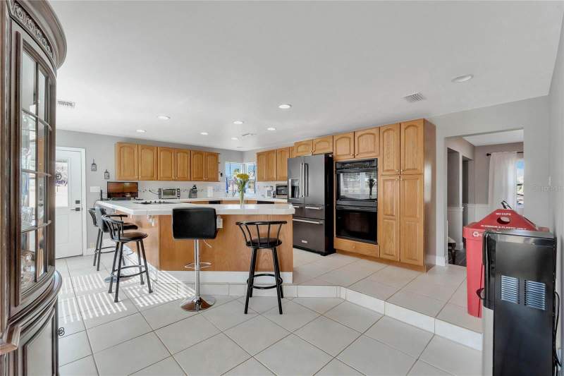 4 bedroom Single Family Residence at 16131 JOHNS LAKE ROAD, POSTAL COLONY, CLERMONT — photo 4