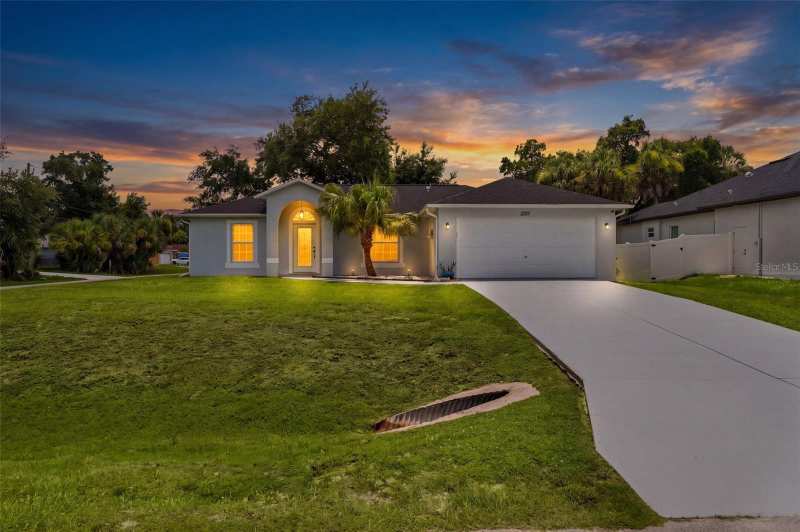 3 bedroom Single Family Residence at 2217 Pickard Lane, Port Charlotte Sub 07, North Port — photo 1