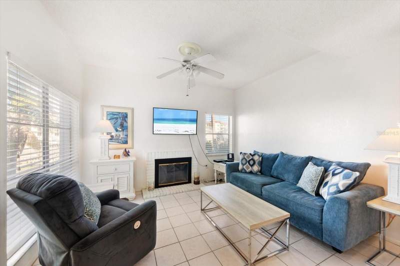1 bedroom Condominium at 179 Medallion Boulevard #H, Madeira Beach Yacht Club Condo, Madeira Beach — photo 4