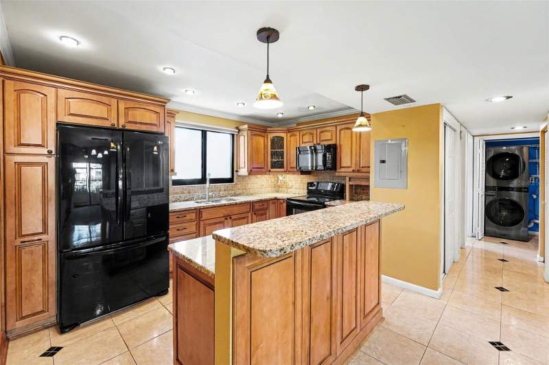 3 bedroom Condominium at 10755 Village Club Circle #101, Village Lake Condo, St Petersburg — photo 5