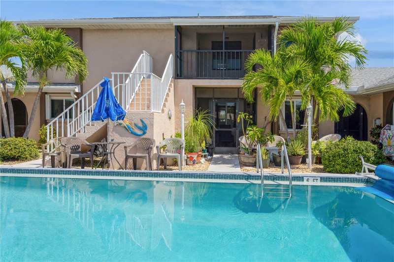 2 bedroom Condominium at 527 Cape Coral Parkway #4, Coral Court Condo, Cape Coral — photo 1