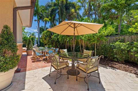1124 Seville Lane, St Petersburg FL - photo 12 of 58