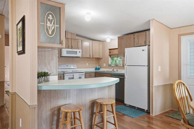 2 bedroom Manufactured Home at 5161 Forest Glenn Drive, Forest Glenn Ph I, Spring Hill — photo 4
