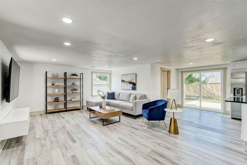 3 bedroom Single Family Residence at 1300 Melonwood Avenue, Woodvalley Unit 5, Clearwater — photo 2