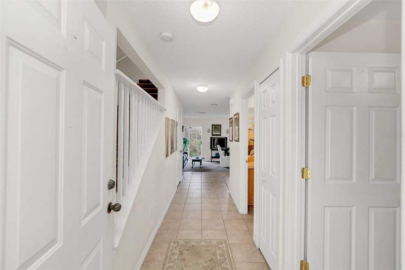 4 bedroom Half Duplex at 1209 W 6th Street, Seminole Park, Sanford — photo 3
