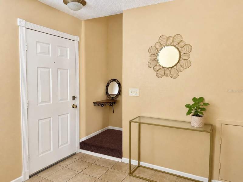 2 bedroom Condominium at 7011 Waterside Dr, Waterside Condo I, Tampa — photo 2