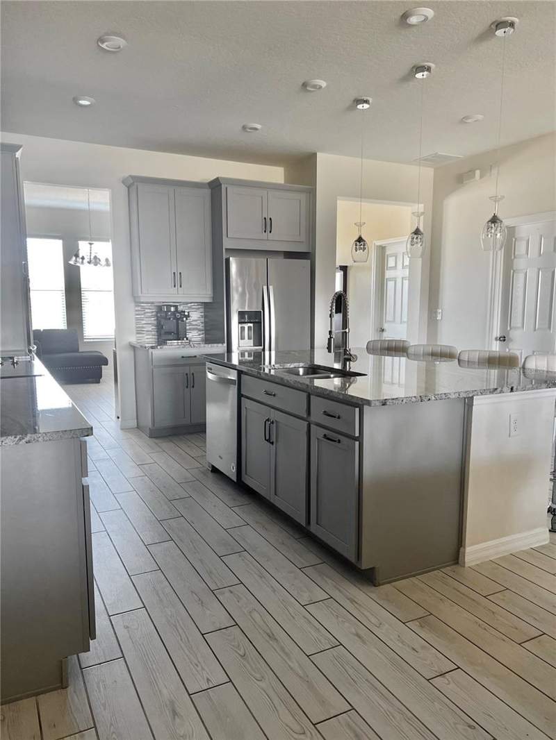 5 bedroom Single Family Residence at 9552 Launch Point Road, Meridian Park, Orlando — photo 2