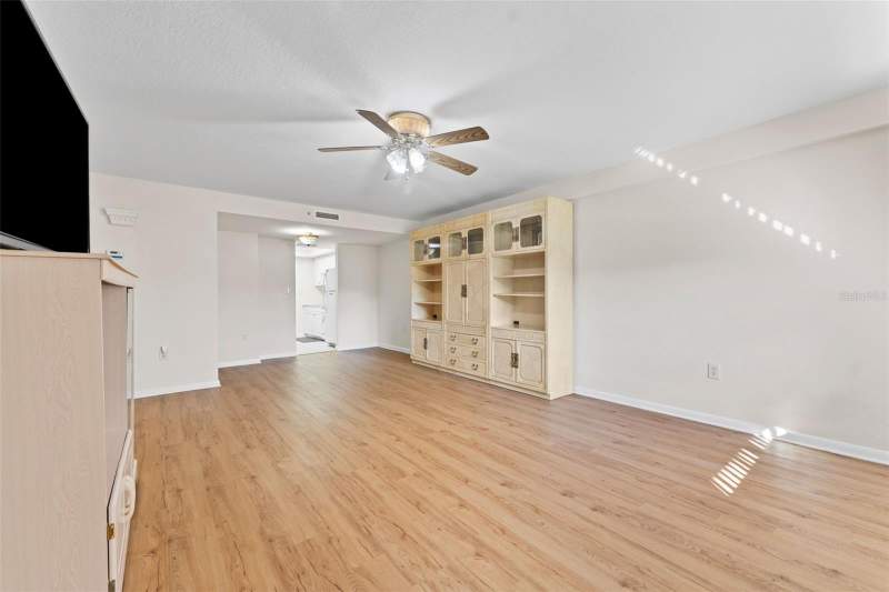 2 bedroom Condominium at 1950 59th Avenue #114, Town Apts Condo, St Petersburg — photo 5