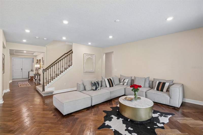 5 bedroom Single Family Residence at 11054 Sundrift Drive, K-Bar Ranch Prcl N, Tampa — photo 5