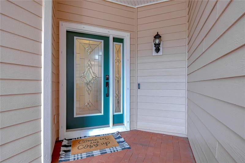 3 bedroom Townhouse at 208 Elm View Court, Lumsden Reserve Twnhms, Brandon — photo 2