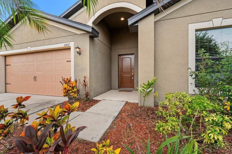 4 bedroom Single Family Residence at 11837 Thicket Wood Drive, Ballentrae Sub Ph 1, Riverview — photo 4