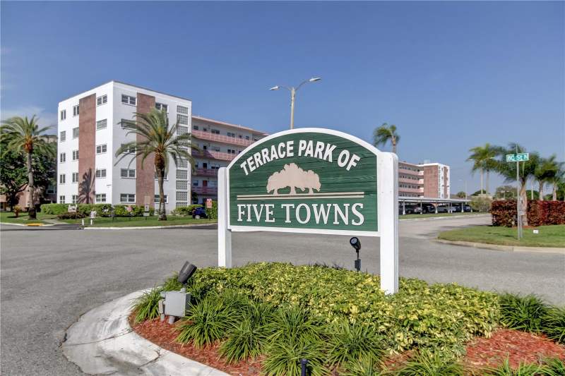 2 bedroom Condominium at 5521 80th Street #315, Five Towns Of St Pete, St Petersburg — photo 2