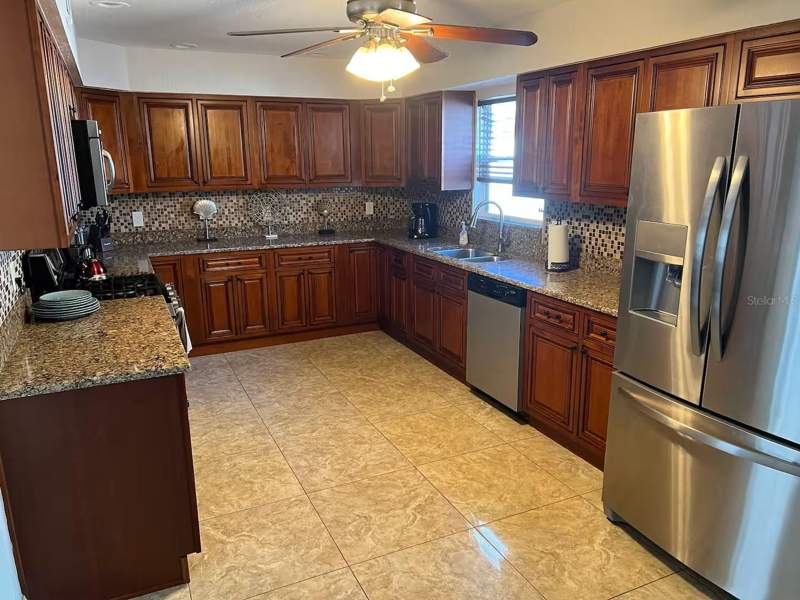 4 bedroom Single Family Residence at 6403 Evergreen Avenue, Sheraton Shores, Seminole — photo 3