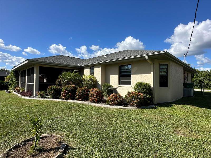 3 bedroom Single Family Residence at 22271 Buffalo Avenue, Port Charlotte Sec 007, Port Charlotte — photo 2