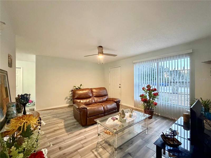 3 bedroom Single Family Residence at 1311 Braebury Drive, Leesburg Hampton Court, Leesburg — photo 5