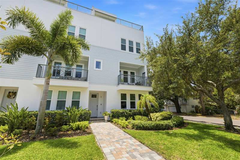 3 bedroom Townhouse at 2442 W Mississippi Avenue #1, Belfair Park Twnhms Pt, Tampa — photo 1