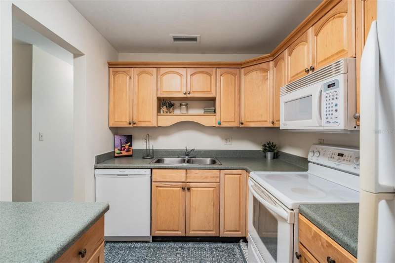 2 bedroom Condominium at 2700 Bayshore Boulevard #3205, Mediterranean Manors, Dunedin — photo 5
